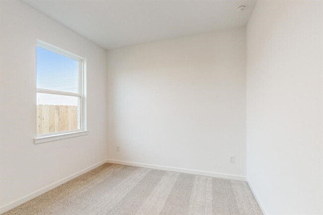 property at 21815 Sunshine Cove Ln