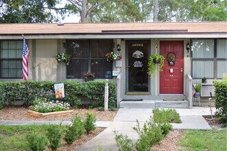 Palatka Oaks Apartments in Palatka, FL - Building Photo - Building Photo