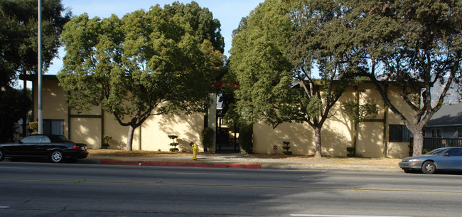 761 E Orange Grove Blvd in Pasadena, CA - Building Photo - Building Photo