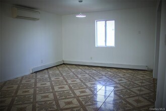 174-27 126th Ave in Queens, NY - Foto de edificio - Building Photo