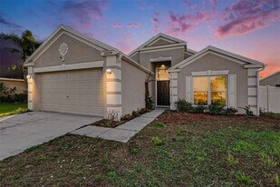 12524 Midpointe Dr in Riverview, FL - Building Photo