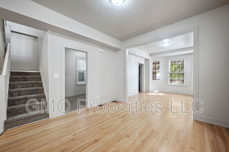 7050 S Throop St in Chicago, IL - Building Photo - Building Photo