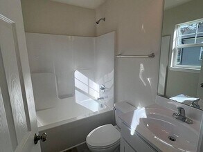 5520 Neuse View Dr in Raleigh, NC - Building Photo - Building Photo