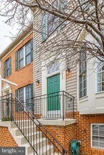 953 Harrison Cir in Alexandria, VA - Building Photo - Building Photo