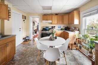 38 Spring St in Somerville, MA - Building Photo - Building Photo