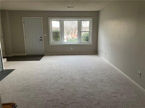 241 High Creek Dr in Roswell, GA - Building Photo - Building Photo