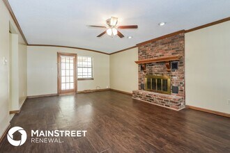 1139 NE Oak tree Dr in Lee's Summit, MO - Building Photo - Building Photo