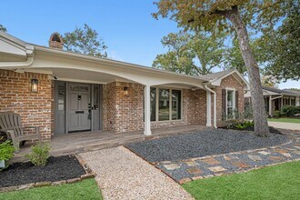 10211 Candlewood Dr in Houston, TX - Building Photo - Building Photo