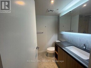 80 Queens Wharf Rd in Toronto, ON - Building Photo - Building Photo