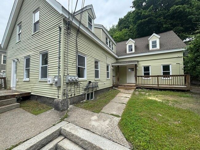 22 Pleasant St in Fitchburg, MA - Building Photo - Building Photo