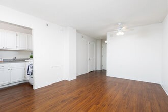 Hillcrest Hampton House in Orlando, FL - Building Photo - Interior Photo