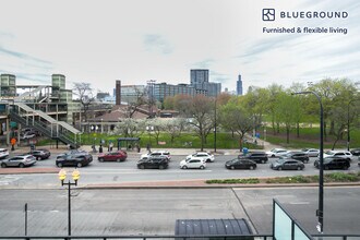 150 N Ashland Ave in Chicago, IL - Building Photo - Building Photo
