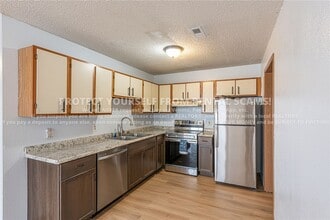 1684 N Dawn Dr in Fayetteville, AR - Building Photo - Building Photo