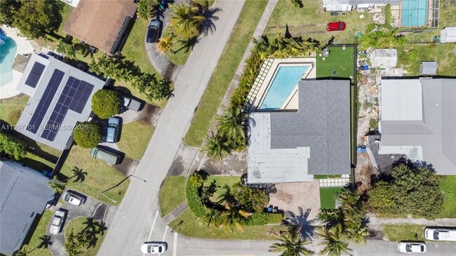 1089 NE 110th St in Miami, FL - Building Photo - Building Photo