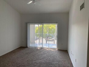 11165 SW 6th St in Pembroke Pines, FL - Foto de edificio - Building Photo