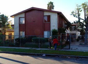 614 E 97th St in Inglewood, CA - Building Photo