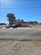 708 Jackson Ave, Unit C in Las Vegas, NV - Building Photo - Building Photo