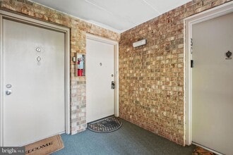 2630 Wagon Dr in Alexandria, VA - Building Photo - Building Photo