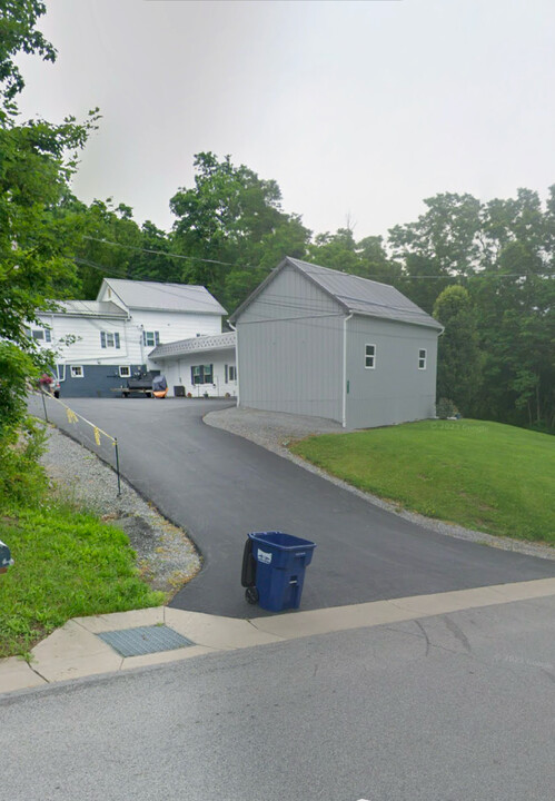 6711 Vincent Hill Rd, Unit 3 in Canandaigua, NY - Foto de edificio