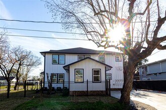 102 Marsden St in Houston, TX - Building Photo - Building Photo