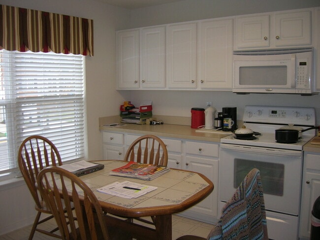 13518 Ridgemoor Dr in Midlothian, VA - Building Photo - Building Photo