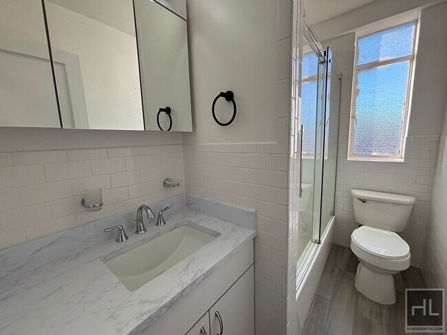 FIFTH AVENUE, Unit 6D in New York, NY - Building Photo - Building Photo