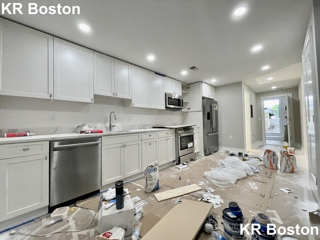 18 Mount Hood Rd in Boston, MA - Building Photo - Building Photo