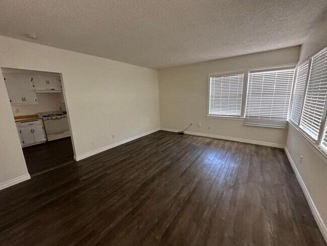 413 S Richmond Rd in Ridgecrest, CA - Building Photo - Building Photo