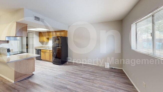 3002 E Waltann Ln in Phoenix, AZ - Building Photo - Building Photo