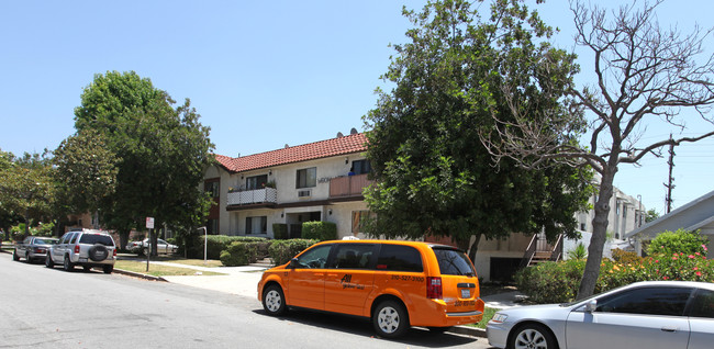 1050 Raymond Ave in Glendale, CA - Building Photo - Building Photo