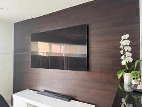 8162 NW 114th Pl in Doral, FL - Building Photo - Building Photo