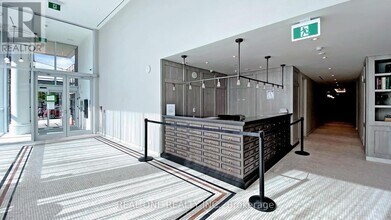 33-1233 Helendale Ave in Toronto, ON - Building Photo - Building Photo