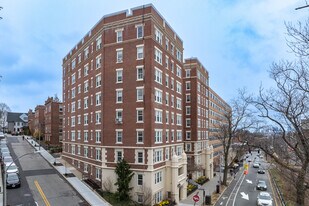Warwick Condos in Brookline, MA - Building Photo