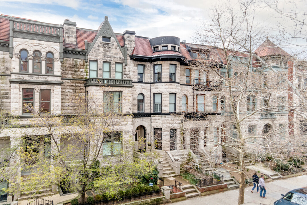 1702 Q St NW in Washington, DC - Foto de edificio