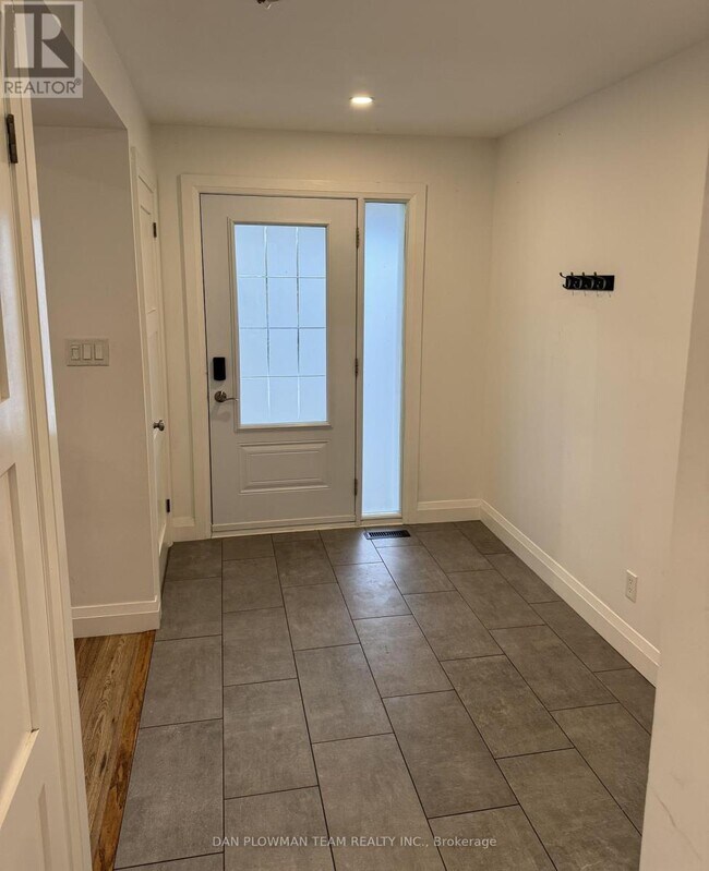 744 Hillcrest Rd in Pickering, ON - Building Photo - Building Photo