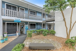 4645 Ocean Dr in Corpus Christi, TX - Building Photo