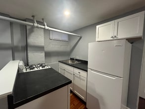 1830 N Oakland Ave in Milwaukee, WI - Foto de edificio - Building Photo