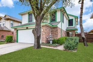 2108 Avignon Dr in Carrollton, TX - Building Photo