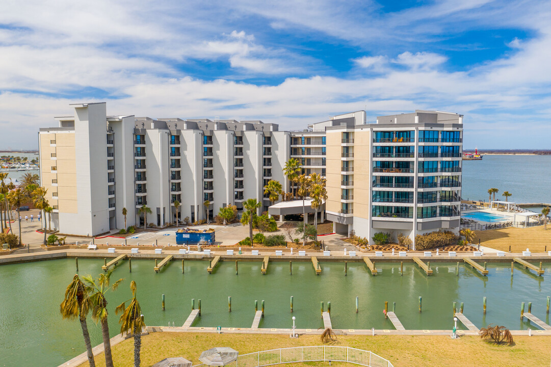 Cline's Landing in Port Aransas, TX - Foto de edificio