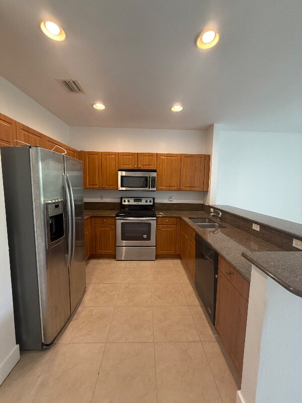 2816 SW 83rd Ave in Miramar, FL - Building Photo - Building Photo