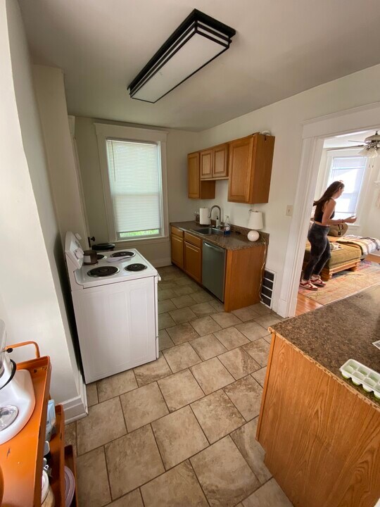 3108 Markbreit Ave, Unit 2 in Cincinnati, OH - Building Photo