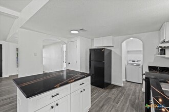 180 Dunlap Cir in Kyle, TX - Building Photo - Building Photo