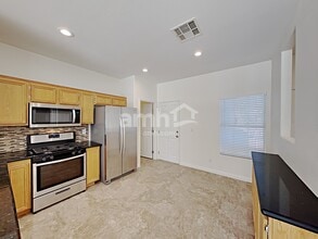 1660 Encarta St in Las Vegas, NV - Foto de edificio - Building Photo