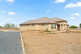 22 Horizon Trail in Edinburg, TX - Building Photo - Building Photo