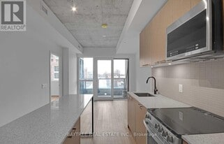 1808 St Clair Ave W in Toronto, ON - Building Photo