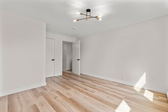 431-431 N Main St, Unit 16 in Bristol, CT - Building Photo - Building Photo