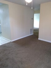 211 N Greenbriar Rd in Carterville, IL - Building Photo - Building Photo