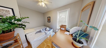 33 Pleasant St, Unit 2 in Cambridge, MA - Foto de edificio - Building Photo