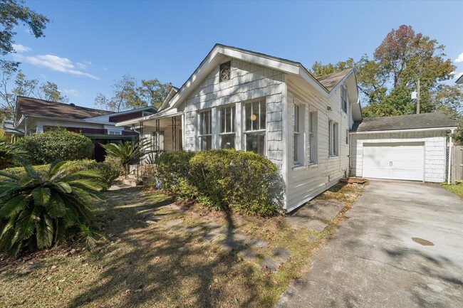 742 E Park Ave in Savannah, GA - Foto de edificio - Building Photo