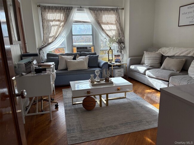 140-99 Burden Crescent in Queens, NY - Building Photo - Building Photo